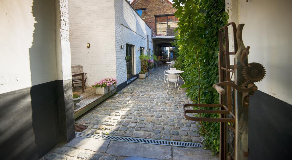 Gastenkamers UitGaanSlapen Nieuwpoort Buitenkant foto